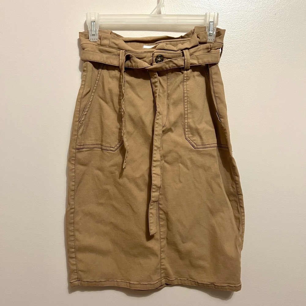 Beige paper bag Skirt with pockets and Tie waist